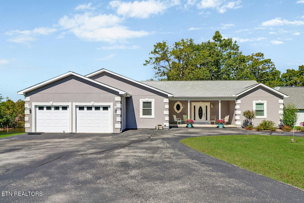 Crossville, Tennessee, 38572, United States, 3 Bedrooms Bedrooms, ,3.5 BathroomsBathrooms,Residential,Forsale,1968515