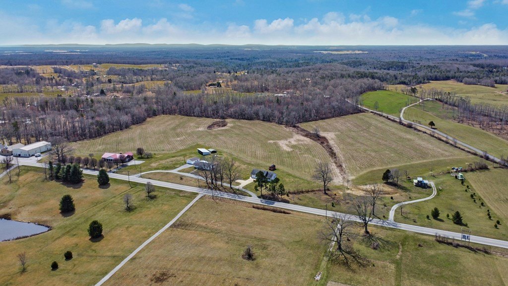 Jamestown, Tennessee, 38556, United States, 2 Bedrooms Bedrooms, ,2 BathroomsBathrooms,Residential,Forsale,1886027