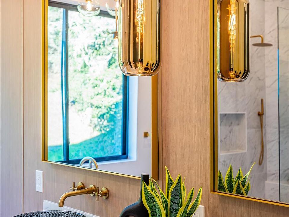 Healdsburg, California, 95448, United States, 5 Bedrooms Bedrooms, ,4 BathroomsBathrooms,Residential,Forsale,2004748