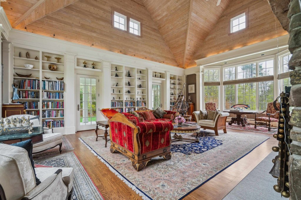 Barnard, Vermont, 05031, United States, 7 Bedrooms Bedrooms, ,7.5 BathroomsBathrooms,Residential,Forsale,1999505