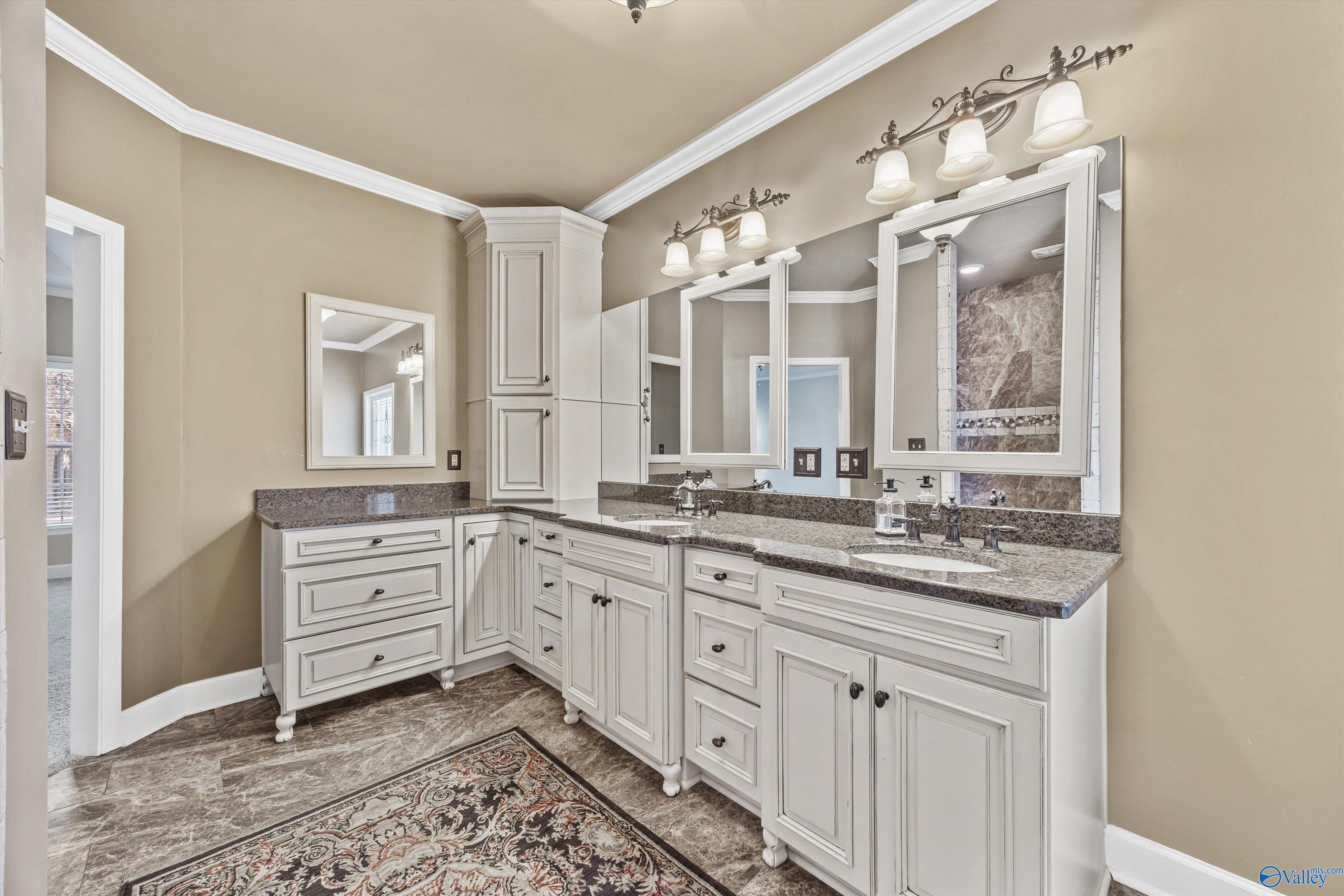 Owens Cross Roads, Alabama, 35763, United States, 5 Bedrooms Bedrooms, ,2.5 BathroomsBathrooms,Residential,Forsale,2007713