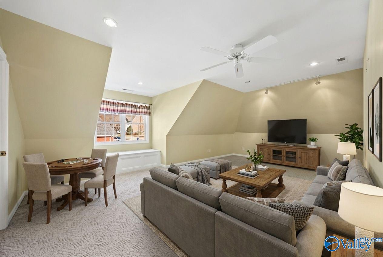 Owens Cross Roads, Alabama, 35763, United States, 5 Bedrooms Bedrooms, ,2.5 BathroomsBathrooms,Residential,Forsale,2007713