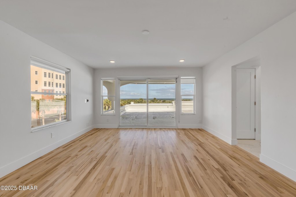 New Smyrna Beach, Florida, 32169, United States, 5 Bedrooms Bedrooms, ,6 BathroomsBathrooms,Residential,Forsale,2007413