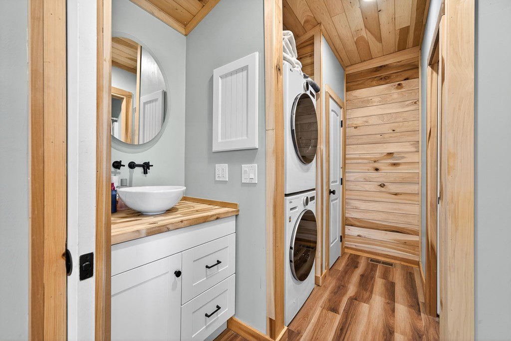 Pall Mall, Tennessee, 38577, United States, 2 Bedrooms Bedrooms, ,1.5 BathroomsBathrooms,Residential,Forsale,2010946