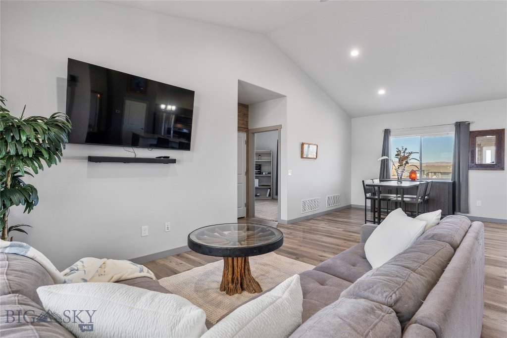 Three Forks, Montana, 59752, United States, 3 Bedrooms Bedrooms, ,2 BathroomsBathrooms,Residential,Forsale,1986985