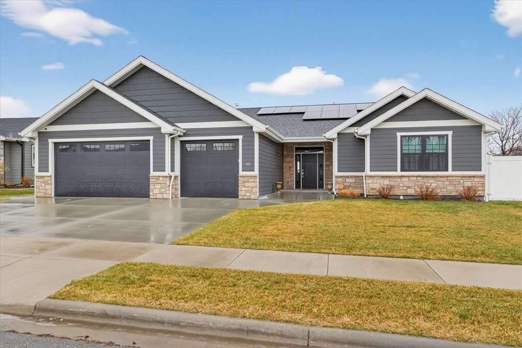 Billings, Montana, 59105, United States, 4 Bedrooms Bedrooms, ,2.5 BathroomsBathrooms,Residential,Forsale,2009206