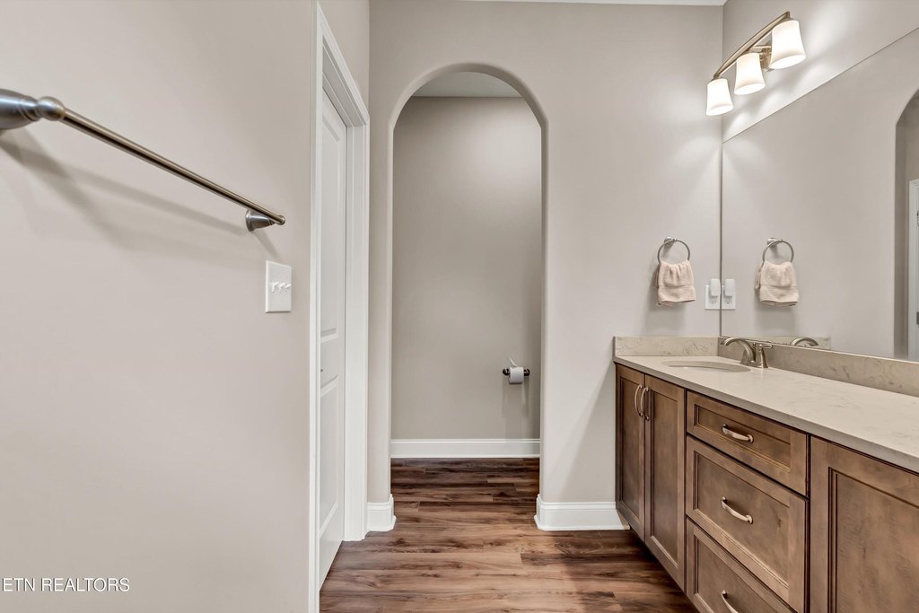 Loudon, Tennessee, 37774, United States, 3 Bedrooms Bedrooms, ,3 BathroomsBathrooms,Residential,Forsale,1910204