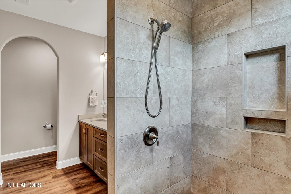 Loudon, Tennessee, 37774, United States, 3 Bedrooms Bedrooms, ,3 BathroomsBathrooms,Residential,Forsale,1910204