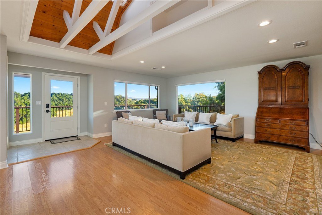 Templeton, California, 93465, United States, 6 Bedrooms Bedrooms, ,5 BathroomsBathrooms,Residential,Forsale,2009030