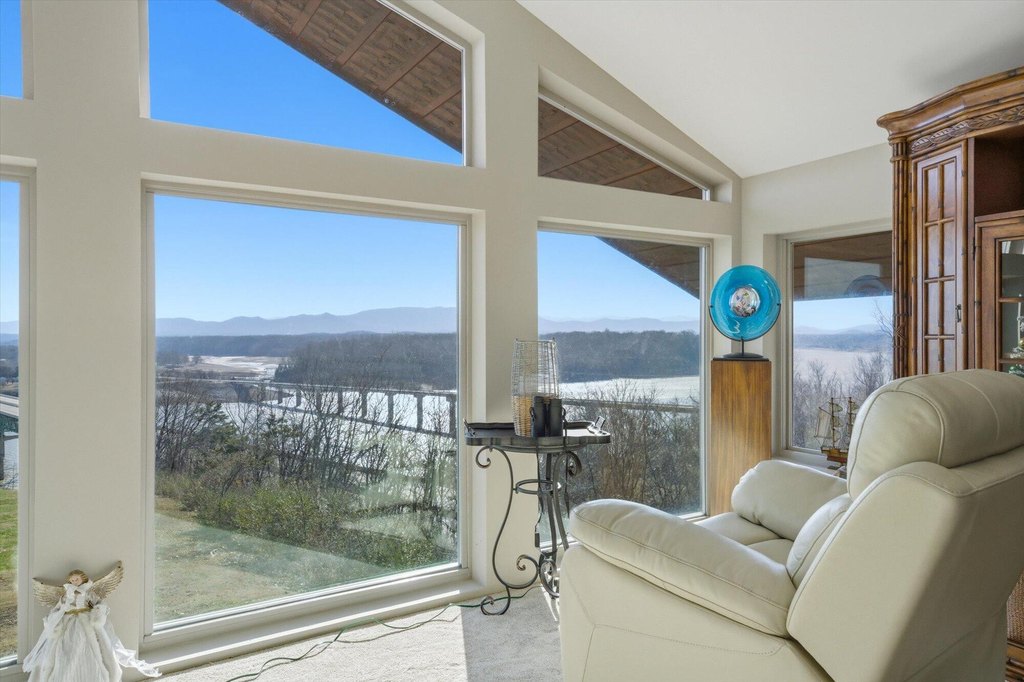 White Pine, Tennessee, 37890, United States, 3 Bedrooms Bedrooms, ,3.5 BathroomsBathrooms,Residential,Forsale,2012711