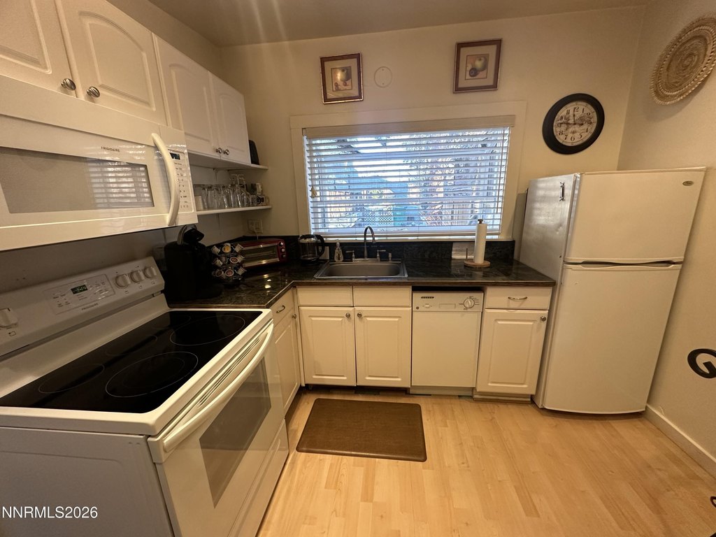 Reno, Nevada, 89509, United States, 3 Bedrooms Bedrooms, ,2 BathroomsBathrooms,Residential,Forsale,2012833