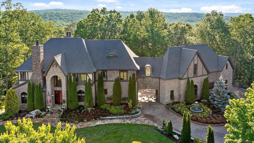 Signal Mountain, Tennessee, 37377, United States, 6 Bedrooms Bedrooms, ,6.5 BathroomsBathrooms,Residential,Forsale,1922158