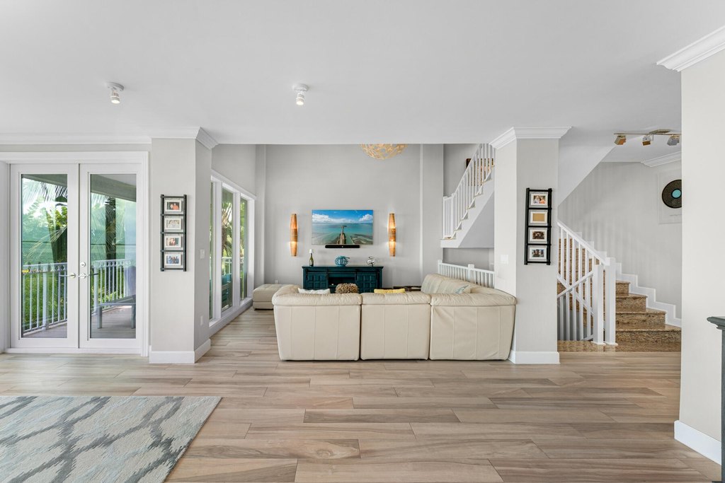 Key Largo, Florida, 33037, United States, 5 Bedrooms Bedrooms, ,3.5 BathroomsBathrooms,Residential,Forsale,1971978