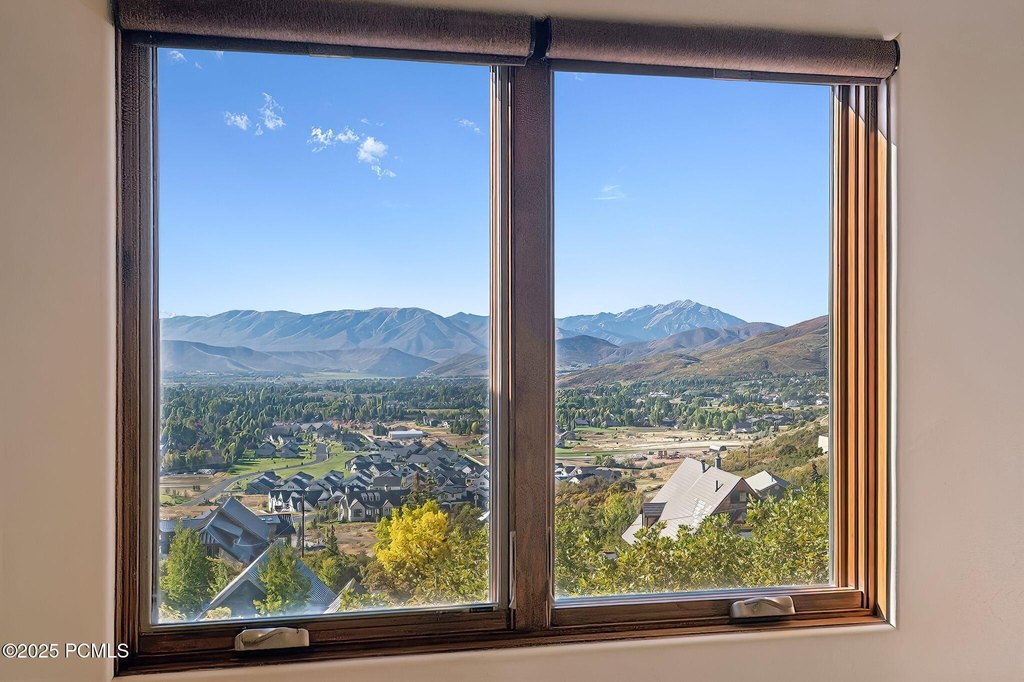 Midway, Utah, 84049, United States, 4 Bedrooms Bedrooms, ,2.5 BathroomsBathrooms,Residential,Forsale,1994162