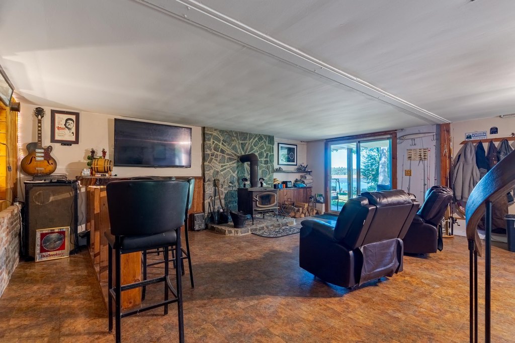 Kingston, New Hampshire, 03848, United States, 3 Bedrooms Bedrooms, ,2.5 BathroomsBathrooms,Residential,Forsale,2002414