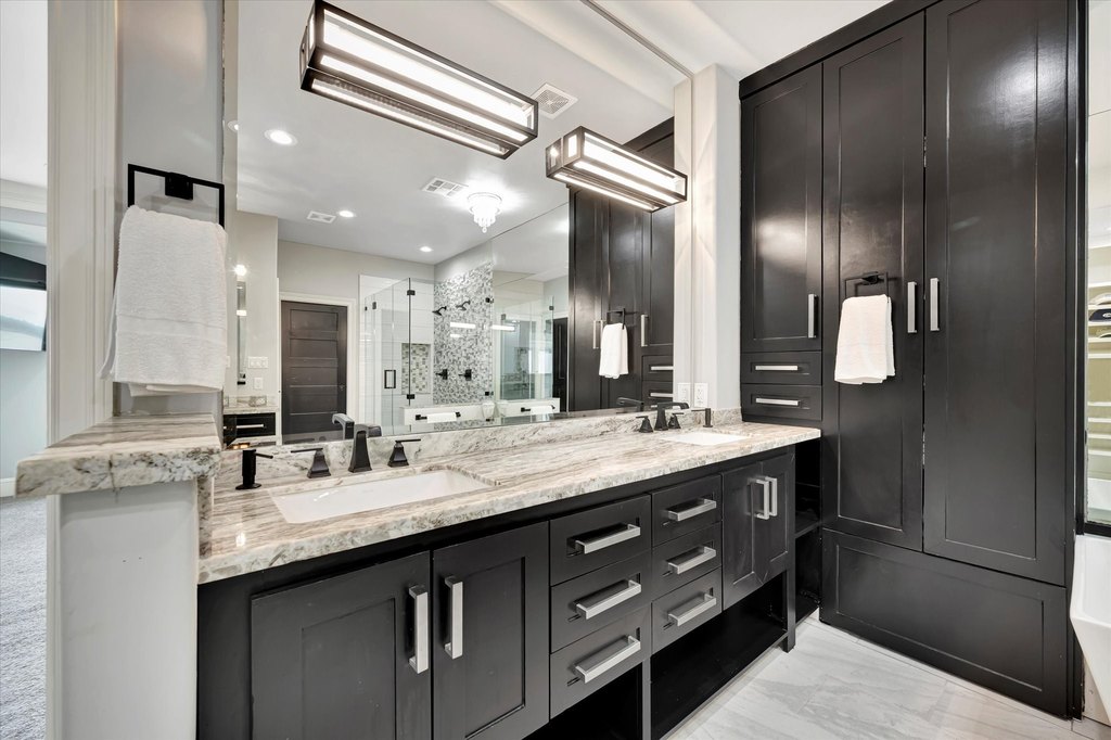 Seabrook, Texas, 77586, United States, 5 Bedrooms Bedrooms, ,4 BathroomsBathrooms,Residential,Forsale,1954136