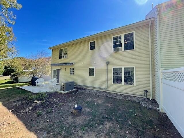 York, Maine, 03909, United States, 2 Bedrooms Bedrooms, ,2 BathroomsBathrooms,Residential,Forsale,1941227