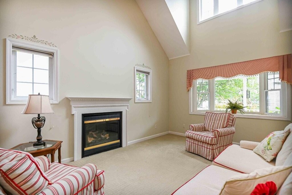 York, Maine, 03909, United States, 2 Bedrooms Bedrooms, ,2 BathroomsBathrooms,Residential,Forsale,1941227