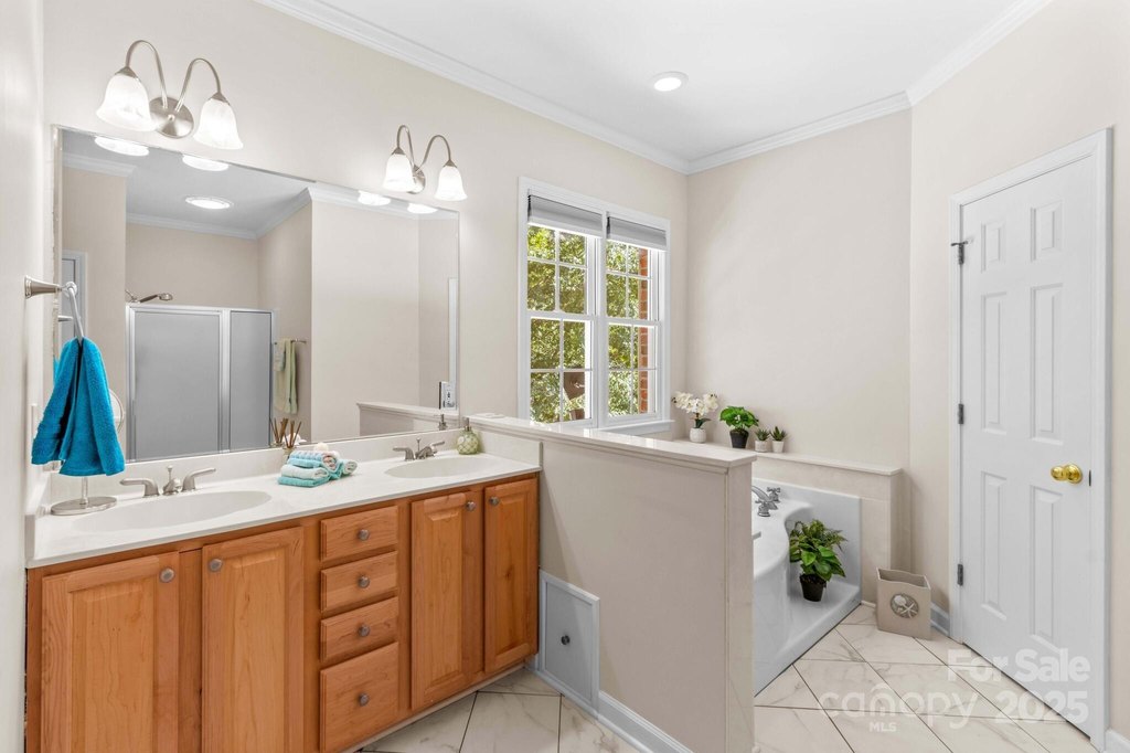 Lexington, North Carolina, 27295, United States, 3 Bedrooms Bedrooms, ,3.5 BathroomsBathrooms,Residential,Forsale,1985978