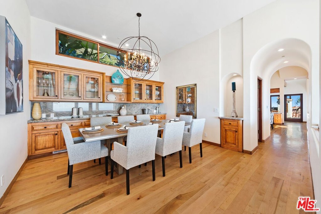 Malibu, California, 90265, United States, 6 Bedrooms Bedrooms, ,6 BathroomsBathrooms,Residential,Forsale,1985907