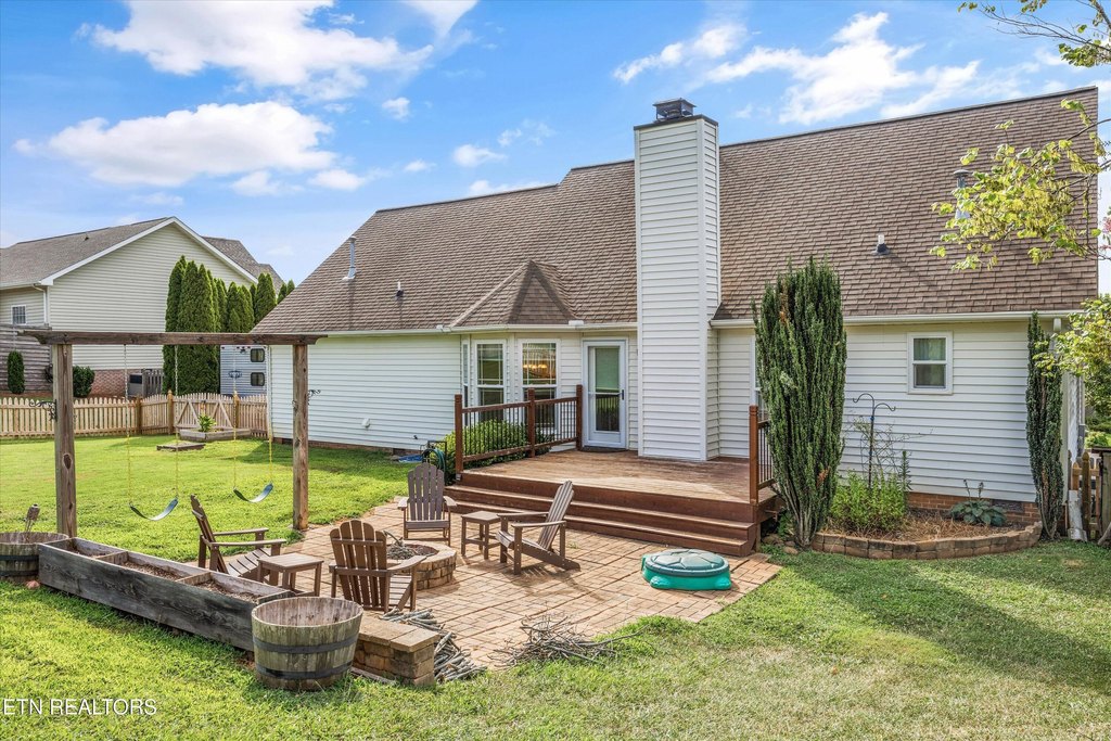 Maryville, Tennessee, 37801, United States, 3 Bedrooms Bedrooms, ,2.5 BathroomsBathrooms,Residential,Forsale,1910242