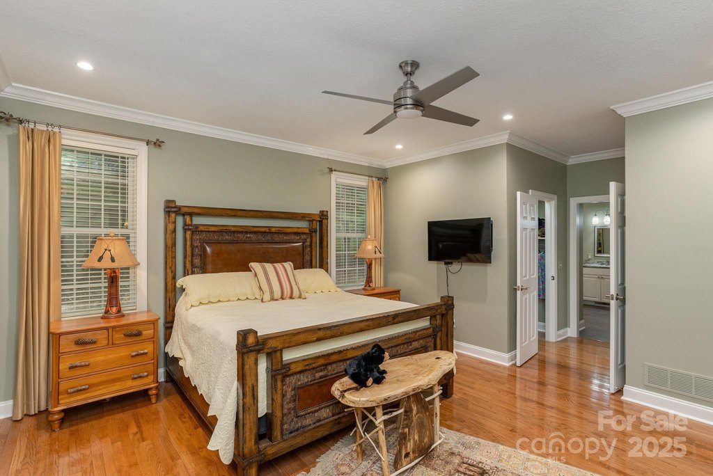 Flat Rock, North Carolina, 28731, United States, 3 Bedrooms Bedrooms, ,3 BathroomsBathrooms,Residential,Forsale,1985995