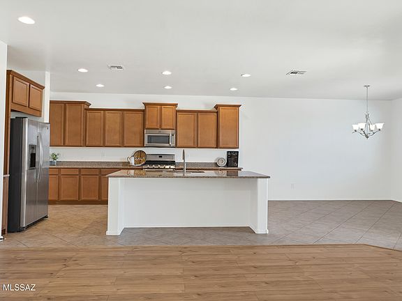 Oro Valley, Arizona, 85742, United States, 4 Bedrooms Bedrooms, ,3 BathroomsBathrooms,Residential,Forsale,1963530