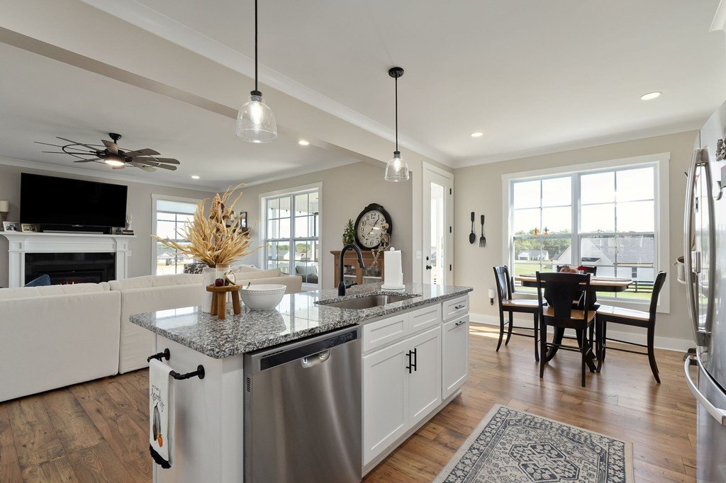 Cookeville, Tennessee, 38501, United States, 3 Bedrooms Bedrooms, ,2.5 BathroomsBathrooms,Residential,Forsale,1996610