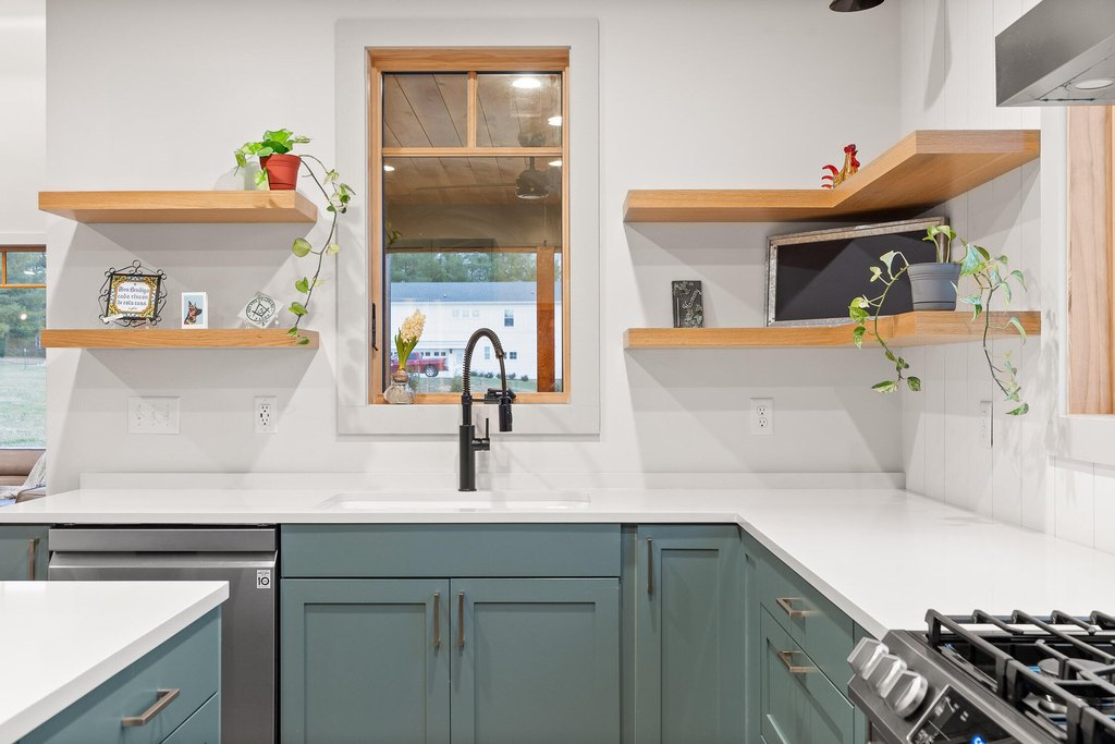 Signal Mountain, Tennessee, 37377, United States, 5 Bedrooms Bedrooms, ,5.5 BathroomsBathrooms,Residential,Forsale,1995324