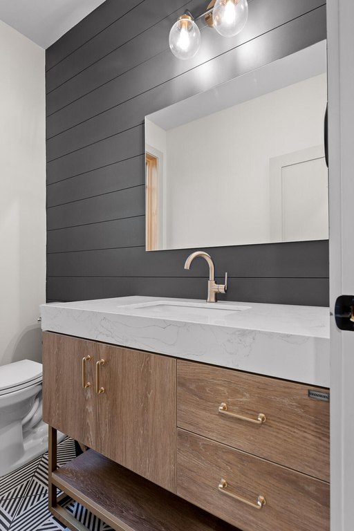 Signal Mountain, Tennessee, 37377, United States, 5 Bedrooms Bedrooms, ,5.5 BathroomsBathrooms,Residential,Forsale,1995324