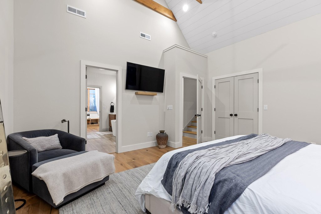 Signal Mountain, Tennessee, 37377, United States, 5 Bedrooms Bedrooms, ,5.5 BathroomsBathrooms,Residential,Forsale,1995324