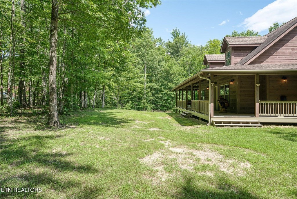 Jamestown, Tennessee, 38556, United States, 2 Bedrooms Bedrooms, ,2.5 BathroomsBathrooms,Residential,Forsale,1929822