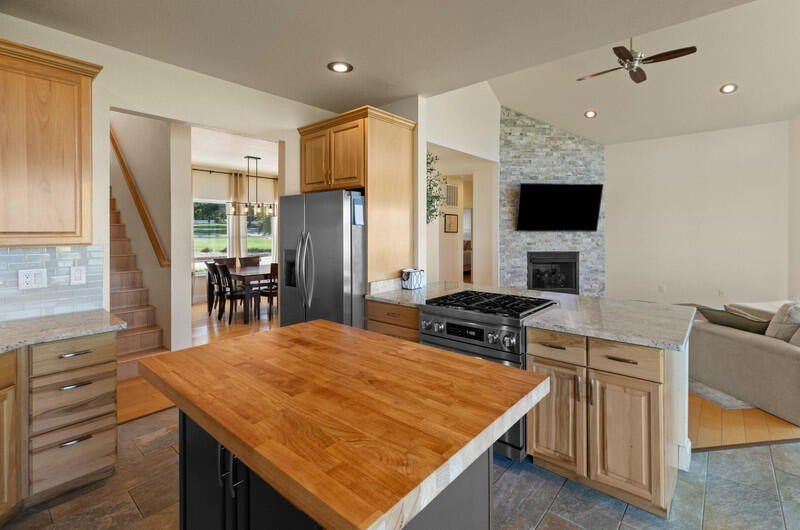 Dandridge, Tennessee, 37725, United States, 5 Bedrooms Bedrooms, ,4.5 BathroomsBathrooms,Residential,Forsale,1962203