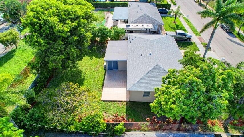 Lake Worth Beach, Florida, 33460, United States, 4 Bedrooms Bedrooms, ,2 BathroomsBathrooms,Residential,Forsale,1969910