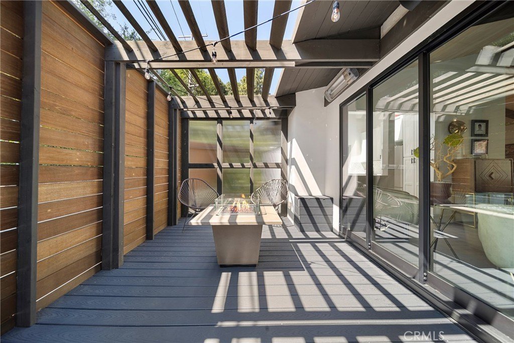 Los Angeles, California, 90046, United States, 3 Bedrooms Bedrooms, ,2 BathroomsBathrooms,Residential,Forsale,1985943