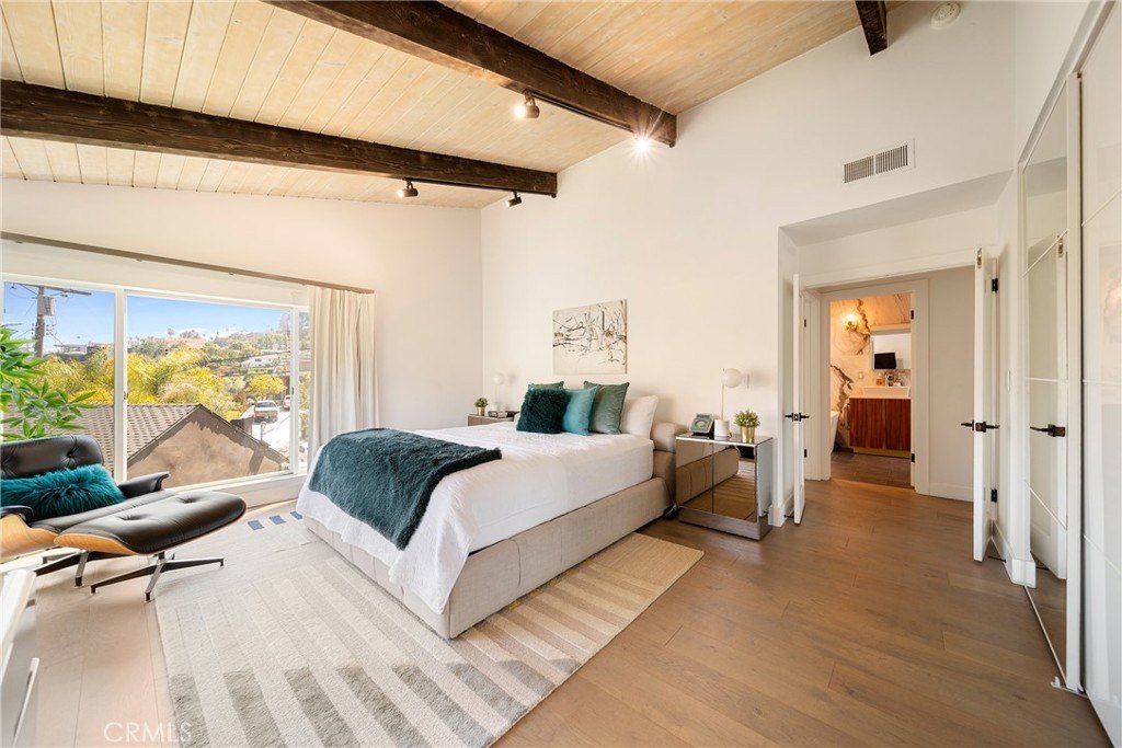 Los Angeles, California, 90046, United States, 3 Bedrooms Bedrooms, ,2 BathroomsBathrooms,Residential,Forsale,1985943