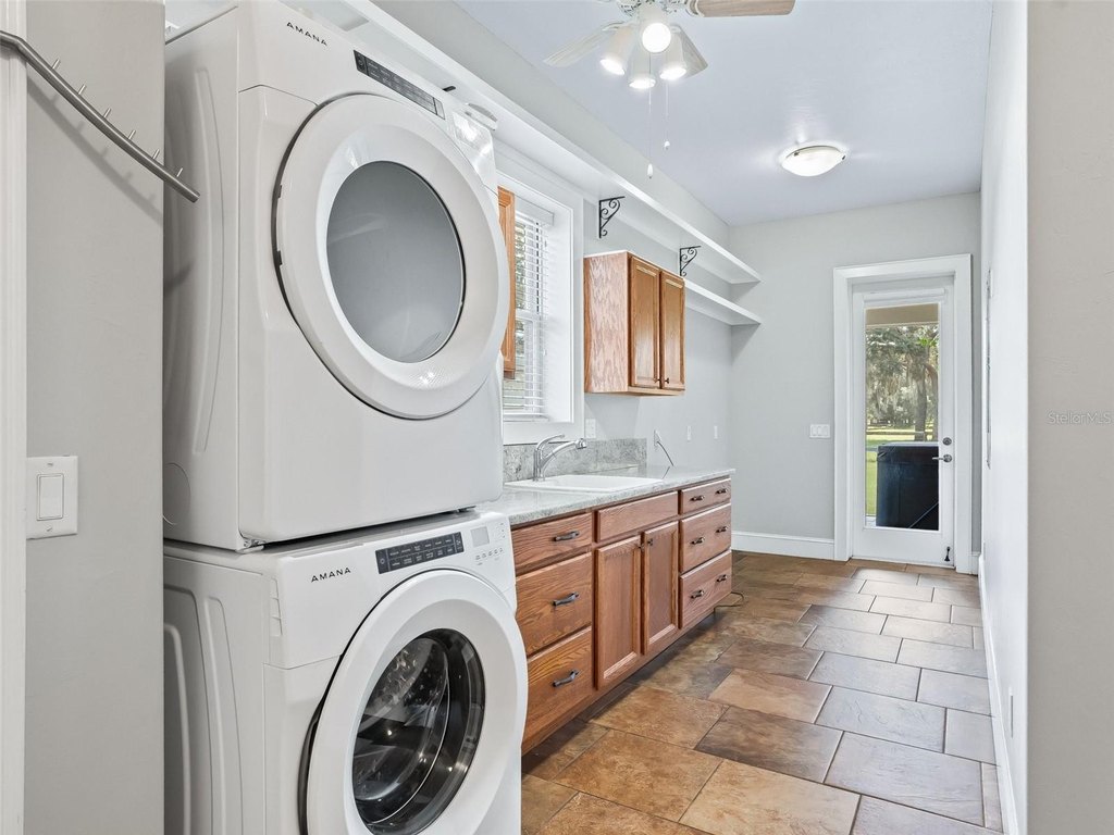 OCALA, Florida, 34473, United States, 4 Bedrooms Bedrooms, ,4.5 BathroomsBathrooms,Residential,Forsale,1969801