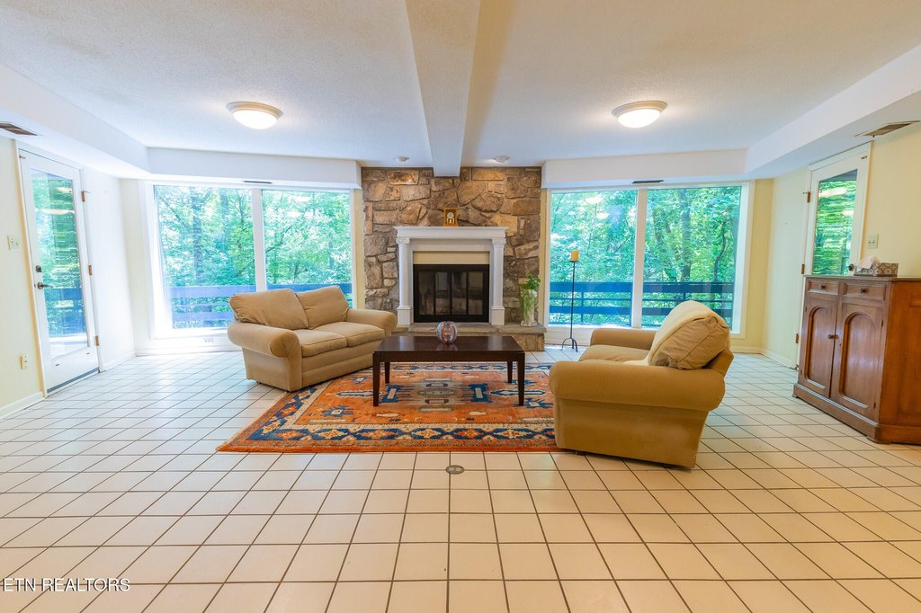 Knoxville, Tennessee, 37919, United States, 4 Bedrooms Bedrooms, ,3.5 BathroomsBathrooms,Residential,Forsale,1893800