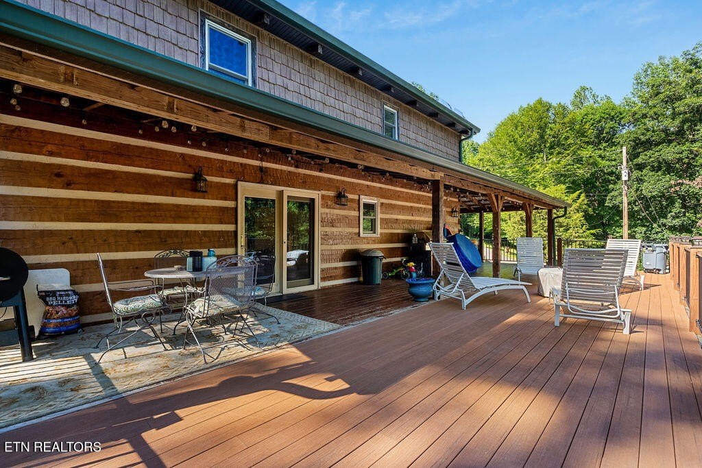 Lenoir City, Tennessee, 37771, United States, 4 Bedrooms Bedrooms, ,3.5 BathroomsBathrooms,Residential,Forsale,1960213