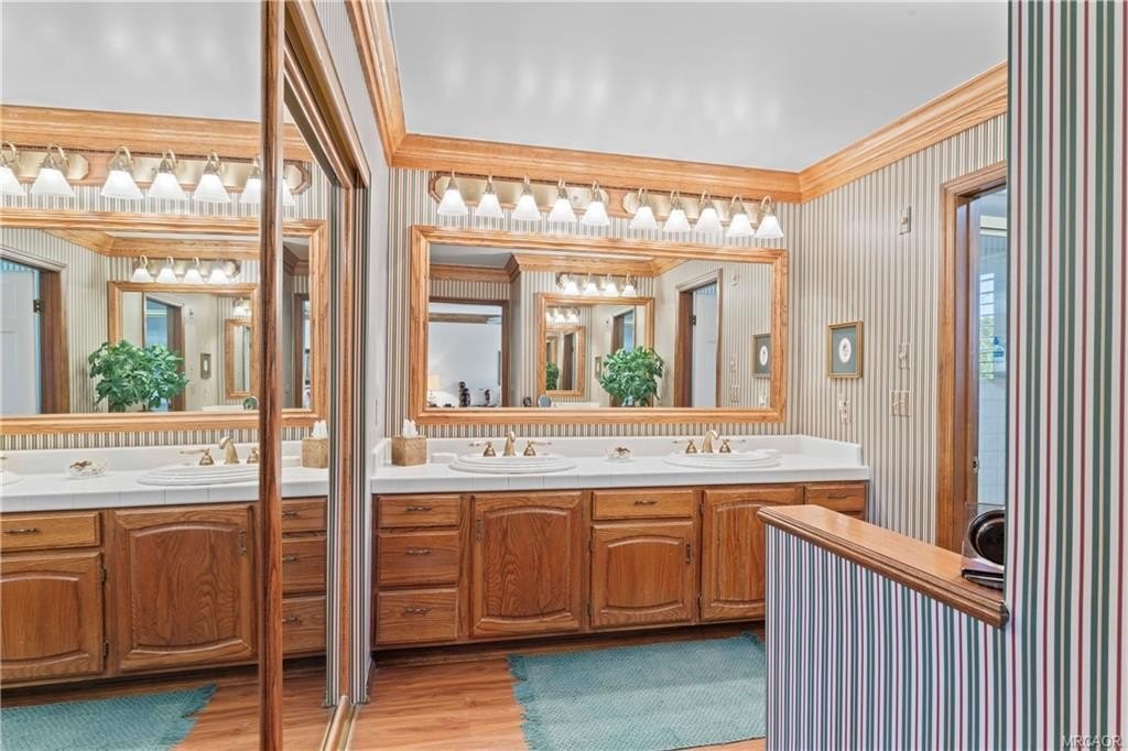 Lake Arrowhead, California, 92352, United States, 5 Bedrooms Bedrooms, ,5 BathroomsBathrooms,Residential,Forsale,1886287