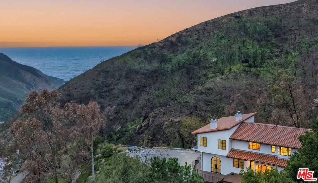Malibu, California, 90265, United States, 4 Bedrooms Bedrooms, ,3.5 BathroomsBathrooms,Residential,Forsale,1922122