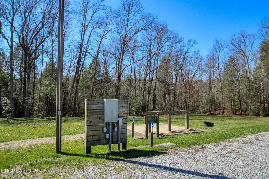 Allardt, Tennessee, 38504, United States, 1 Bedroom Bedrooms, ,1 BathroomBathrooms,Residential,Forsale,1995011