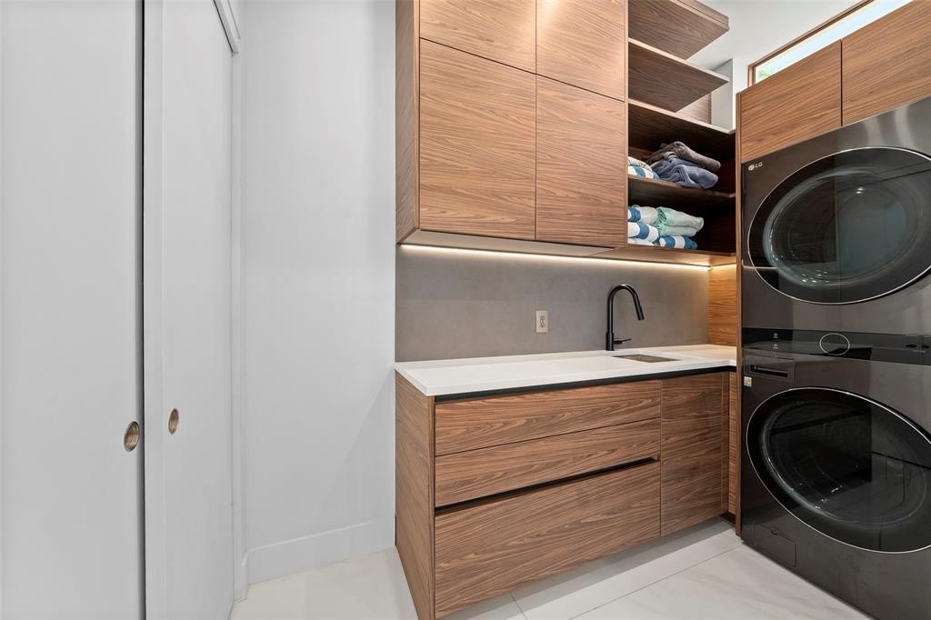 Lighthouse Point, Florida, 33064, United States, 5 Bedrooms Bedrooms, ,5.5 BathroomsBathrooms,Residential,Forsale,2011622