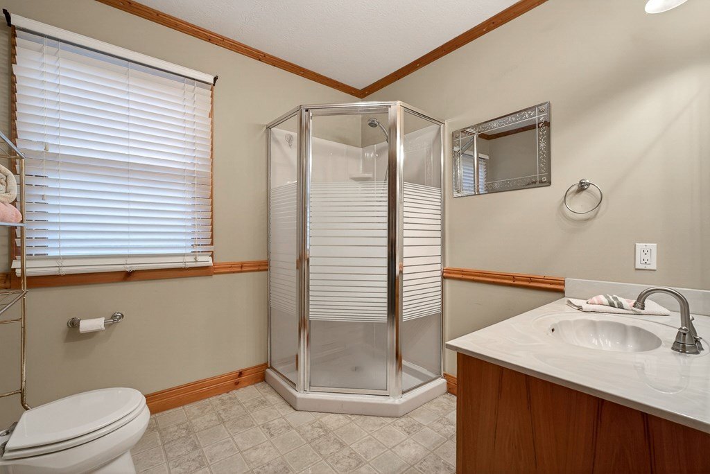 Sparta, Tennessee, 38583, United States, 3 Bedrooms Bedrooms, ,3 BathroomsBathrooms,Residential,Forsale,2010948