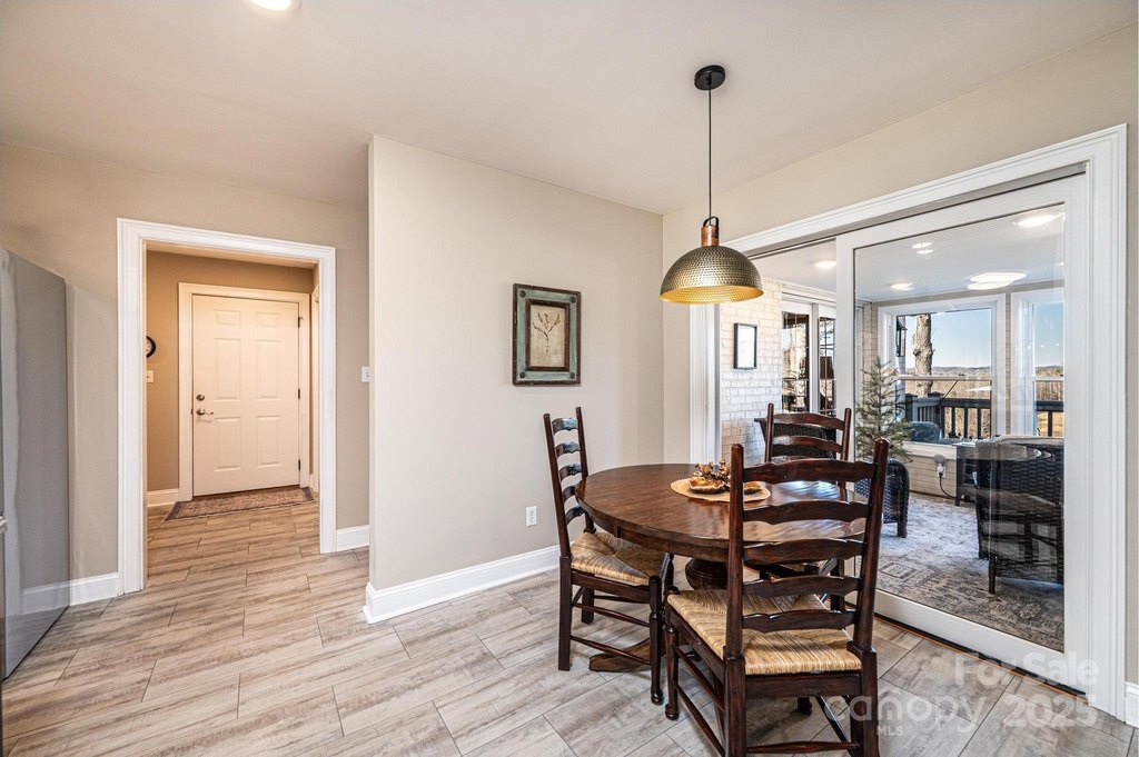 Hickory, North Carolina, 28601, United States, 3 Bedrooms Bedrooms, ,2 BathroomsBathrooms,Residential,Forsale,2014455