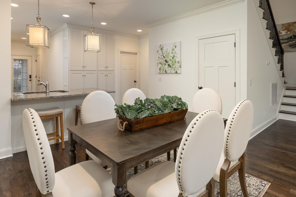 Chattanooga, Tennessee, 37405, United States, 4 Bedrooms Bedrooms, ,3.5 BathroomsBathrooms,Residential,Forsale,2009603