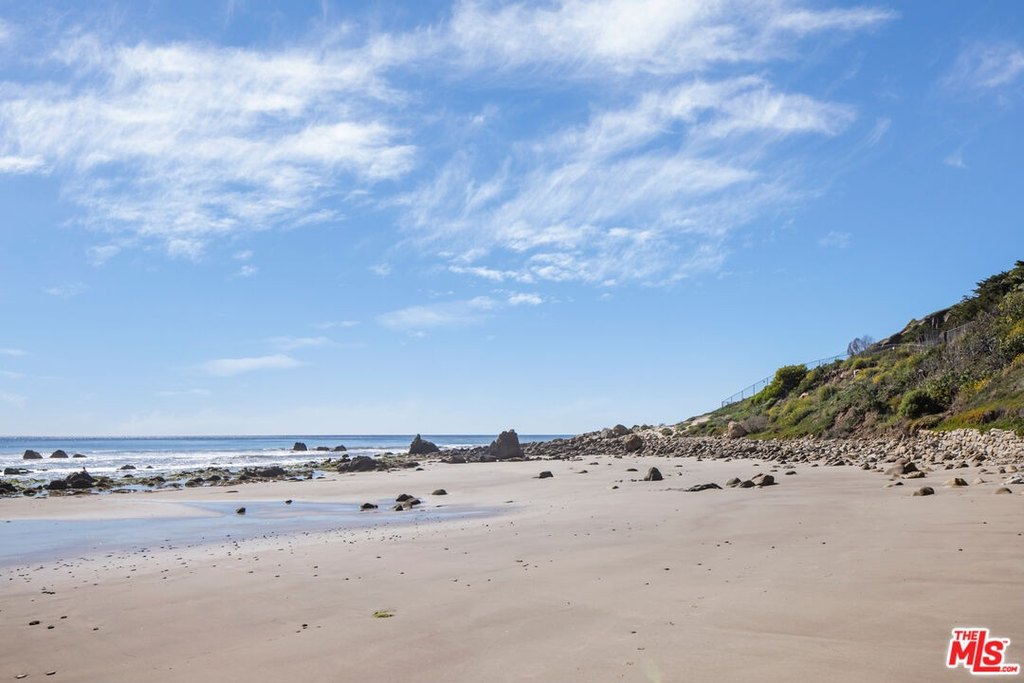 MALIBU, California, 90265, United States, 3 Bedrooms Bedrooms, ,4 BathroomsBathrooms,Residential,Forsale,2001429