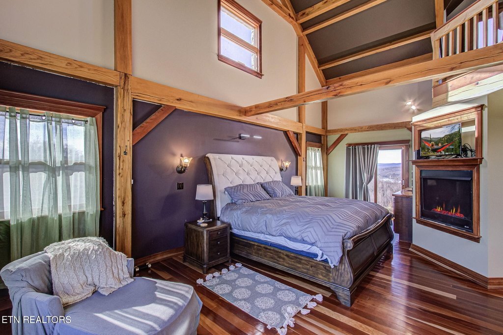 Kingston, Tennessee, 37763, United States, 5 Bedrooms Bedrooms, ,4 BathroomsBathrooms,Residential,Forsale,2012718