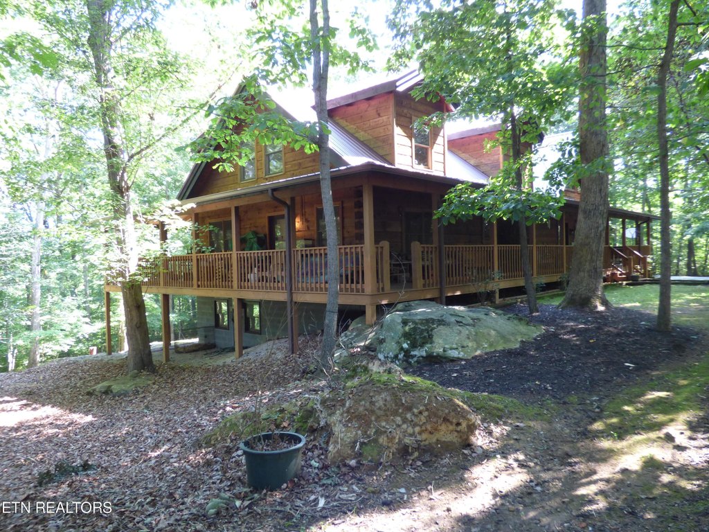 Crossville, Tennessee, 38571, United States, 4 Bedrooms Bedrooms, ,5.5 BathroomsBathrooms,Residential,Forsale,1907867