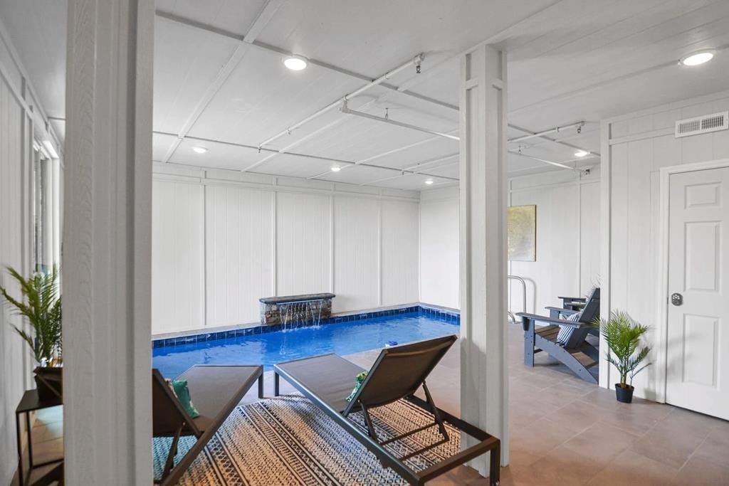 Sevierville, Tennessee, 37862, United States, 3 Bedrooms Bedrooms, ,6.5 BathroomsBathrooms,Residential,Forsale,2011936